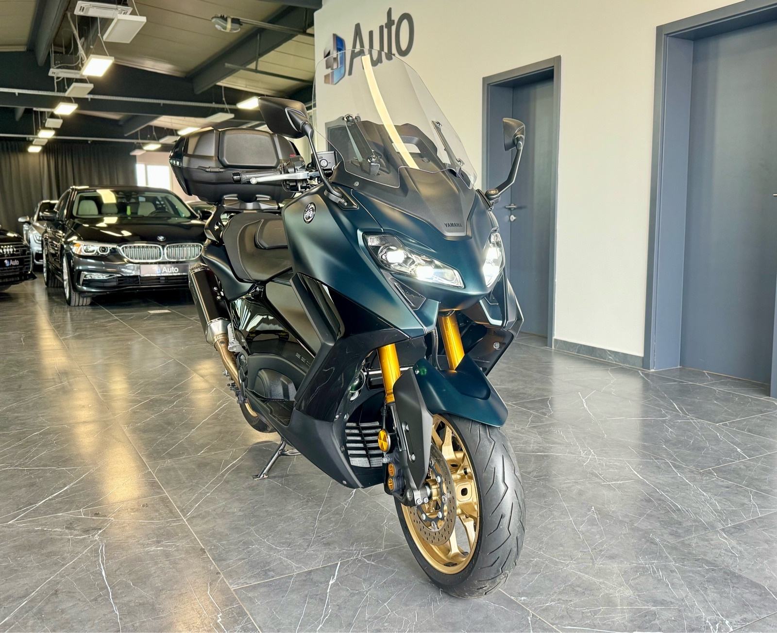 yamaha-t-max-560-tech-max-3dauto