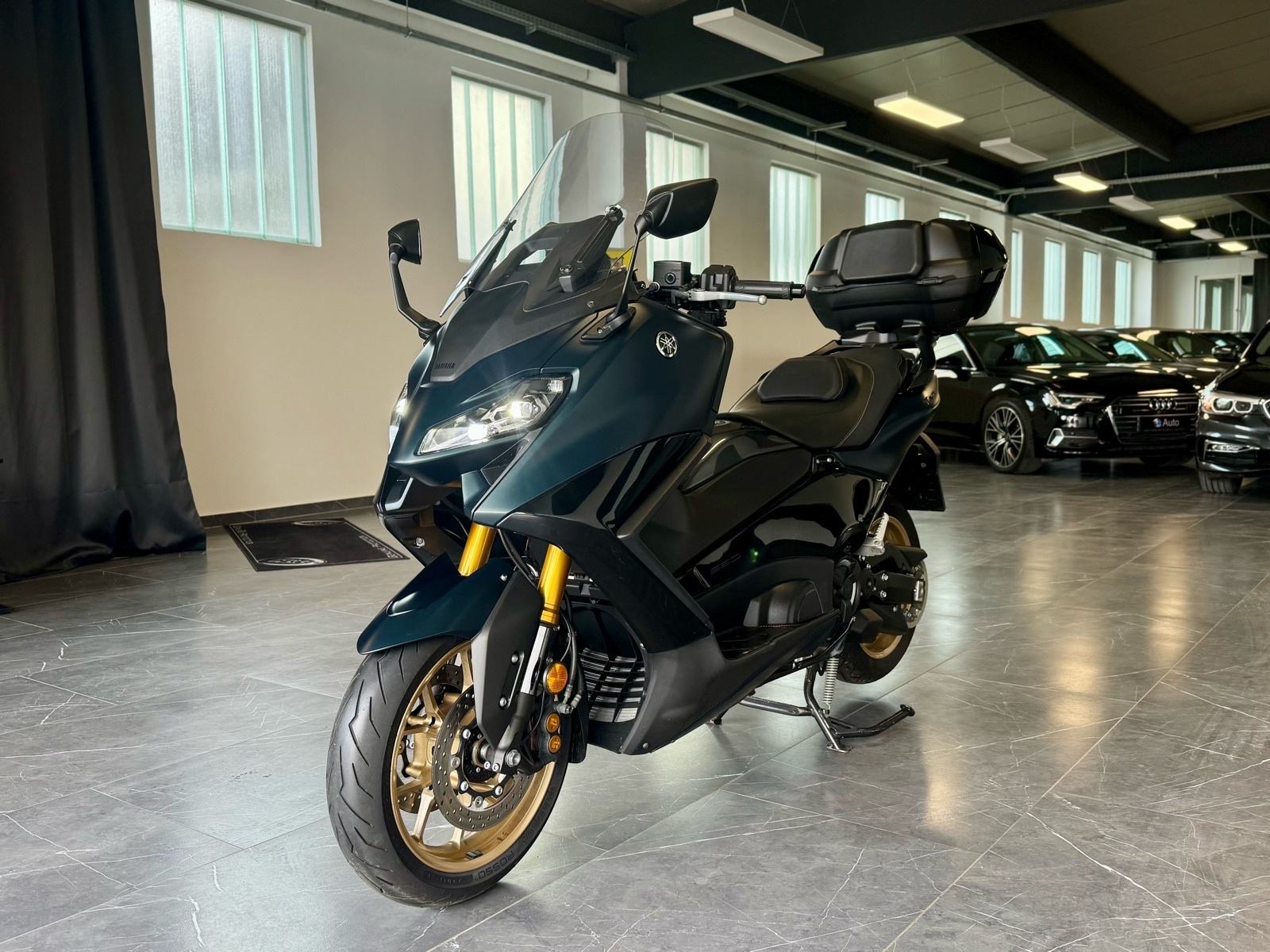 yamaha-t-max-560-tech-max-3dauto2