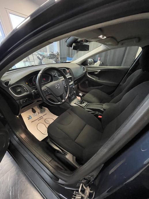 volvo-v40-d2-3dauto10