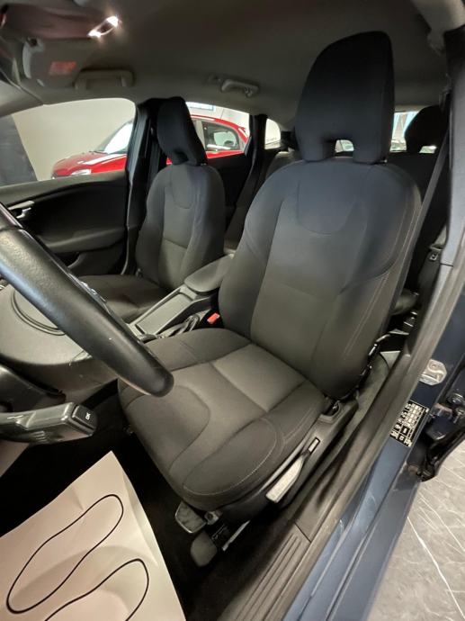 volvo-v40-d2-3dauto11