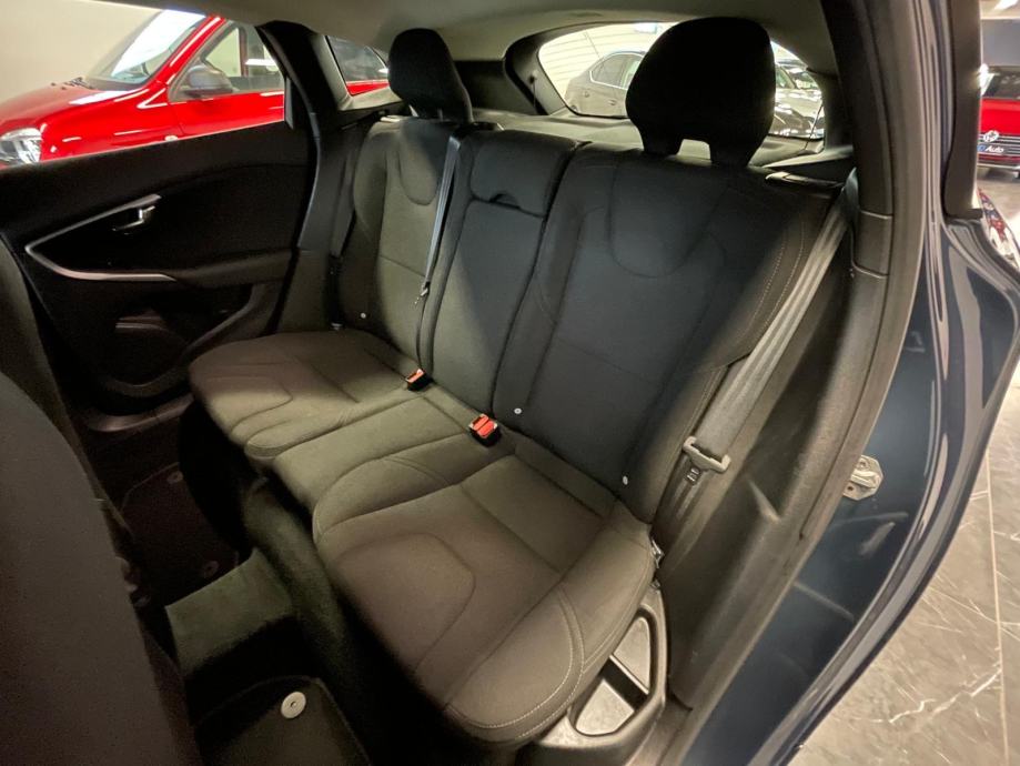 volvo-v40-d2-3dauto12