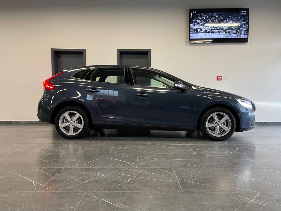 volvo-v40-d2-3dauto7