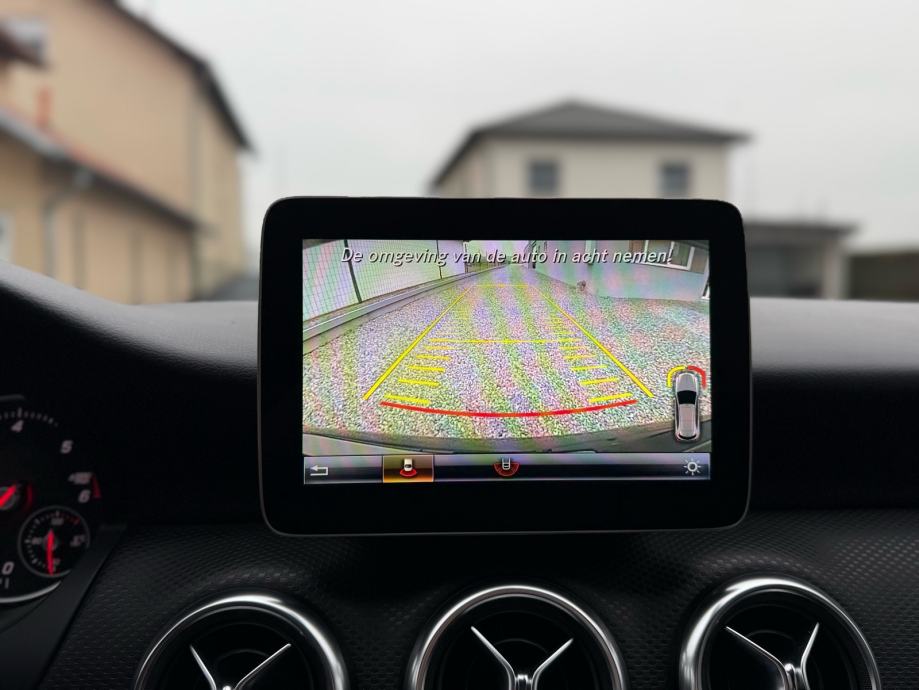 mercedes-benz-a180d-3dauto12