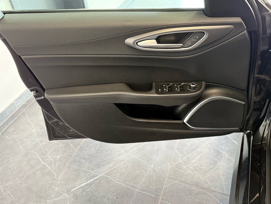 alfa-romeo-giulia-2.2-jtd-3dauto16