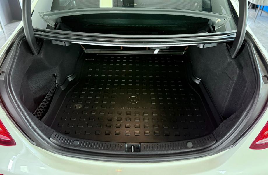 mercedes-benz-e220d-9g-3dauto18