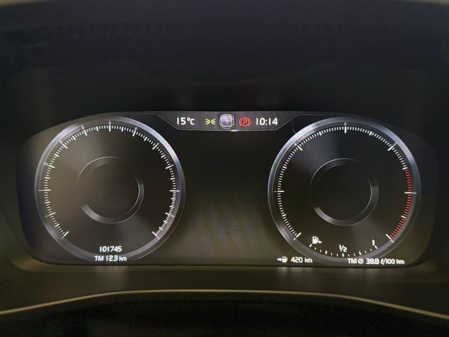 volvo-xc40-d3-2021-3dauto11