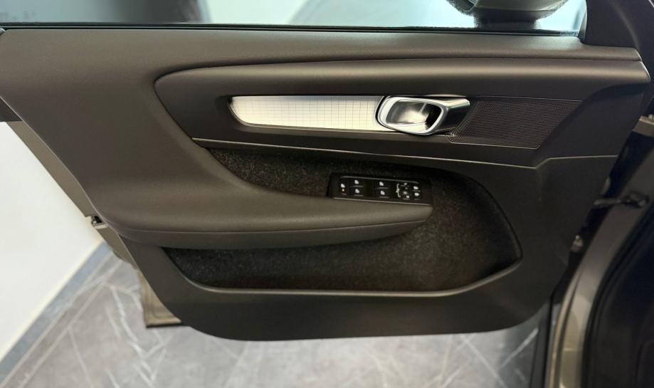 volvo-xc40-d3-2021-3dauto14