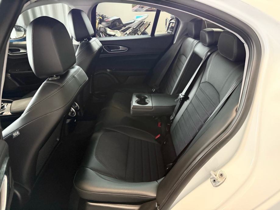 alfa-romeo-giulia-2.2-jtd-3dauto11