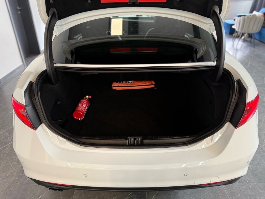 alfa-romeo-giulia-2.2-jtd-3dauto12