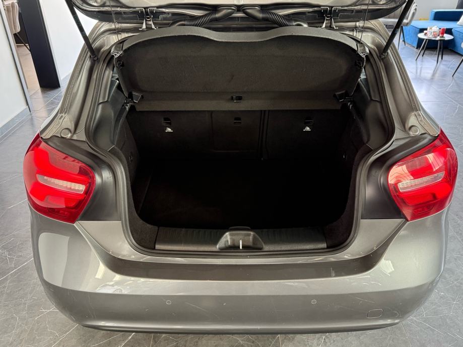 mercedes-benz-a180d-3dauto13