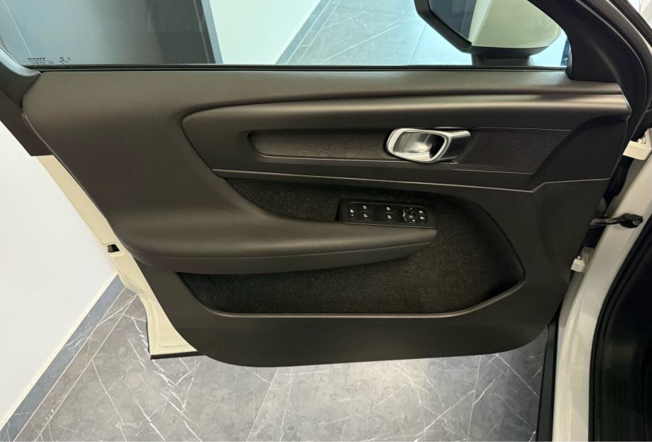 volvo-xc40-d3-3dauto14