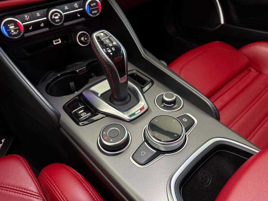 alfa-romeo-giulia-2.2jtd-8at-3dauto13