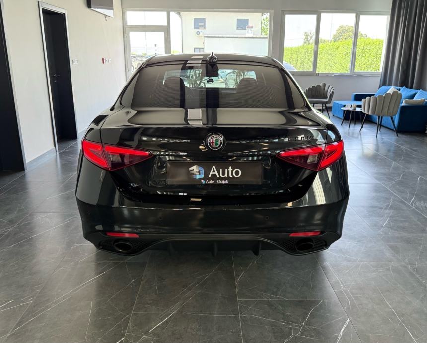 alfa-romeo-giulia-2.2jtd-8at-3dauto5