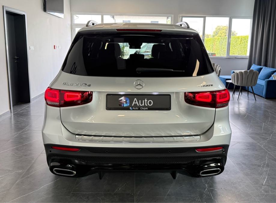 mercedes-benz-glb-220d-4matic-3dauto5