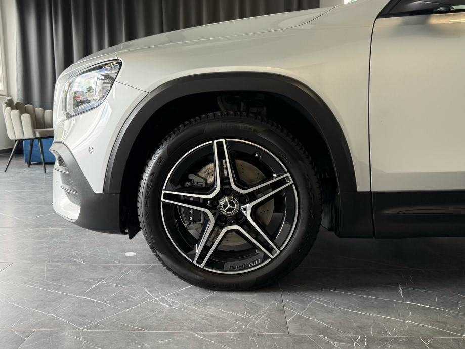 mercedes-benz-glb-220d-4matic-3dauto7